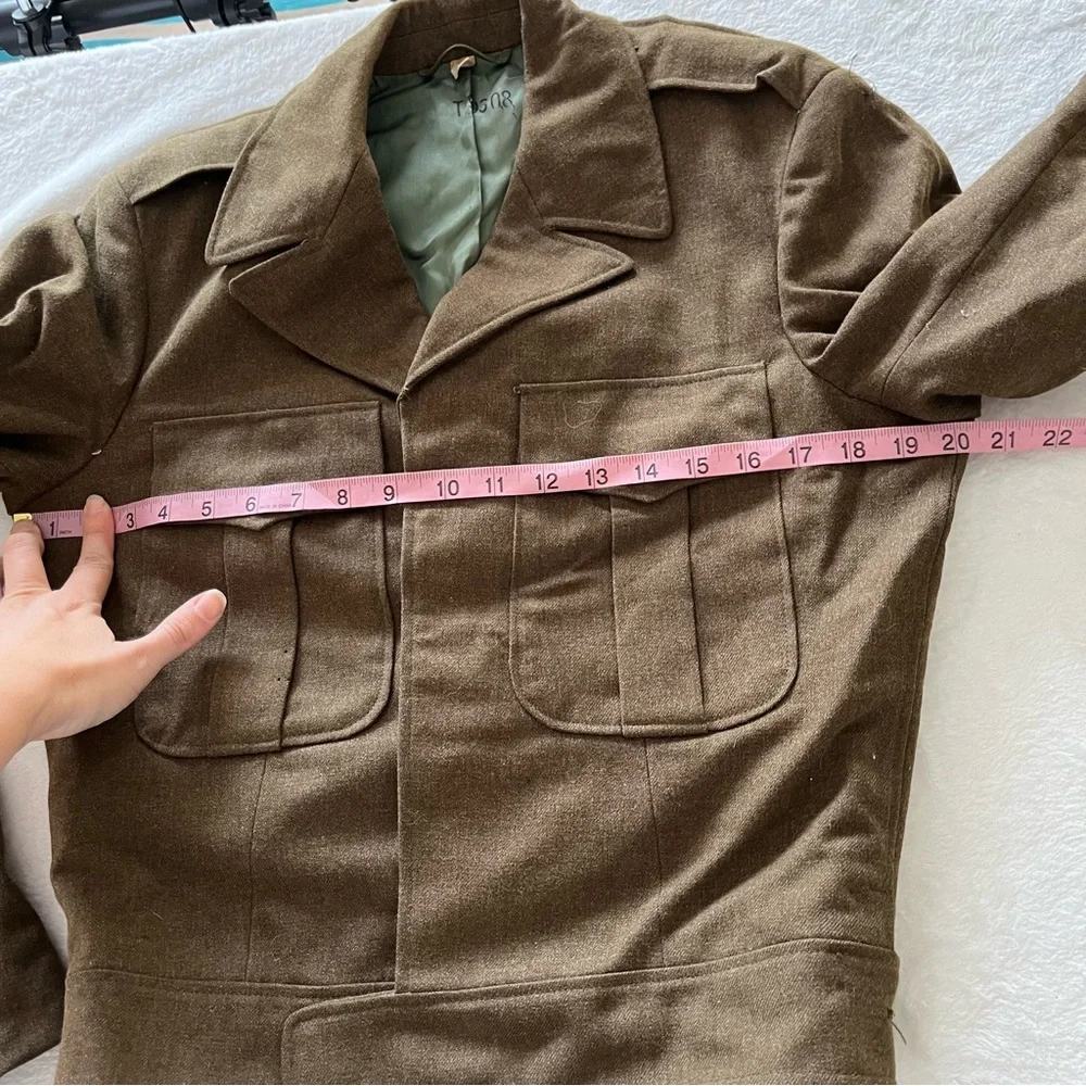 VTG U.S. Army Wool Ike Eisenhower field jacket two-stripe enlisted rank insignia